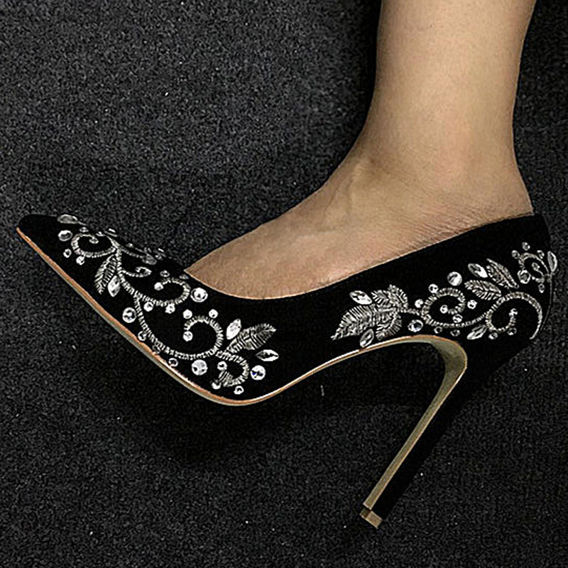 Sepatu Wanita Ujung Lancip Sue - Embroidery Flower ulasan dan harga