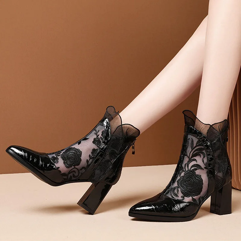 Sepatu Boots Wanita Hak Tinggi - Embroidery Flower ulasan dan harga