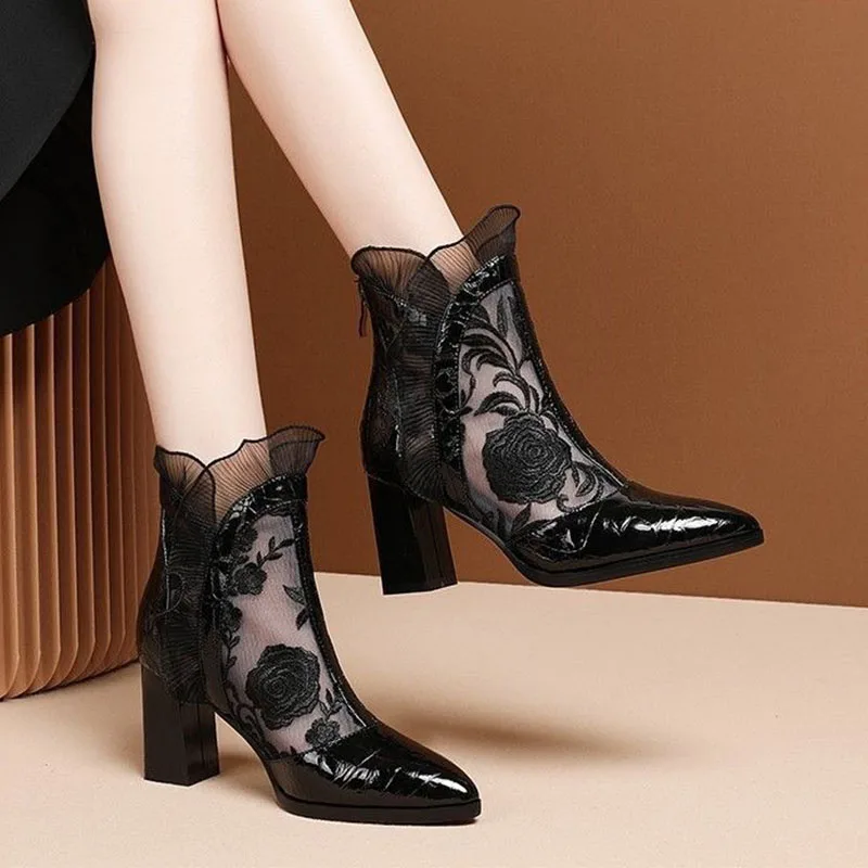 Sepatu Boots Wanita Hak Tinggi - Embroidery Flower ulasan dan harga